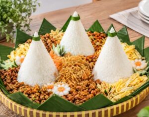 jenis tumpeng trimurti